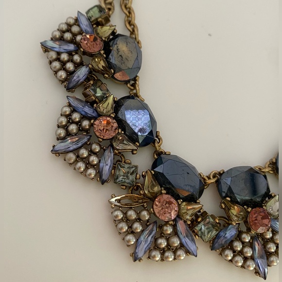 Beautiful Costume Jewelry- Necklace & Earrings - Picture 4 of 9